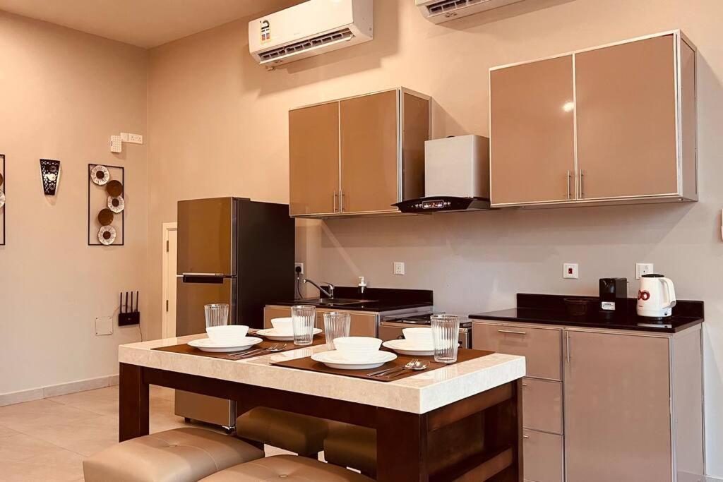 Apartment One Guest Place 2bhk Near The