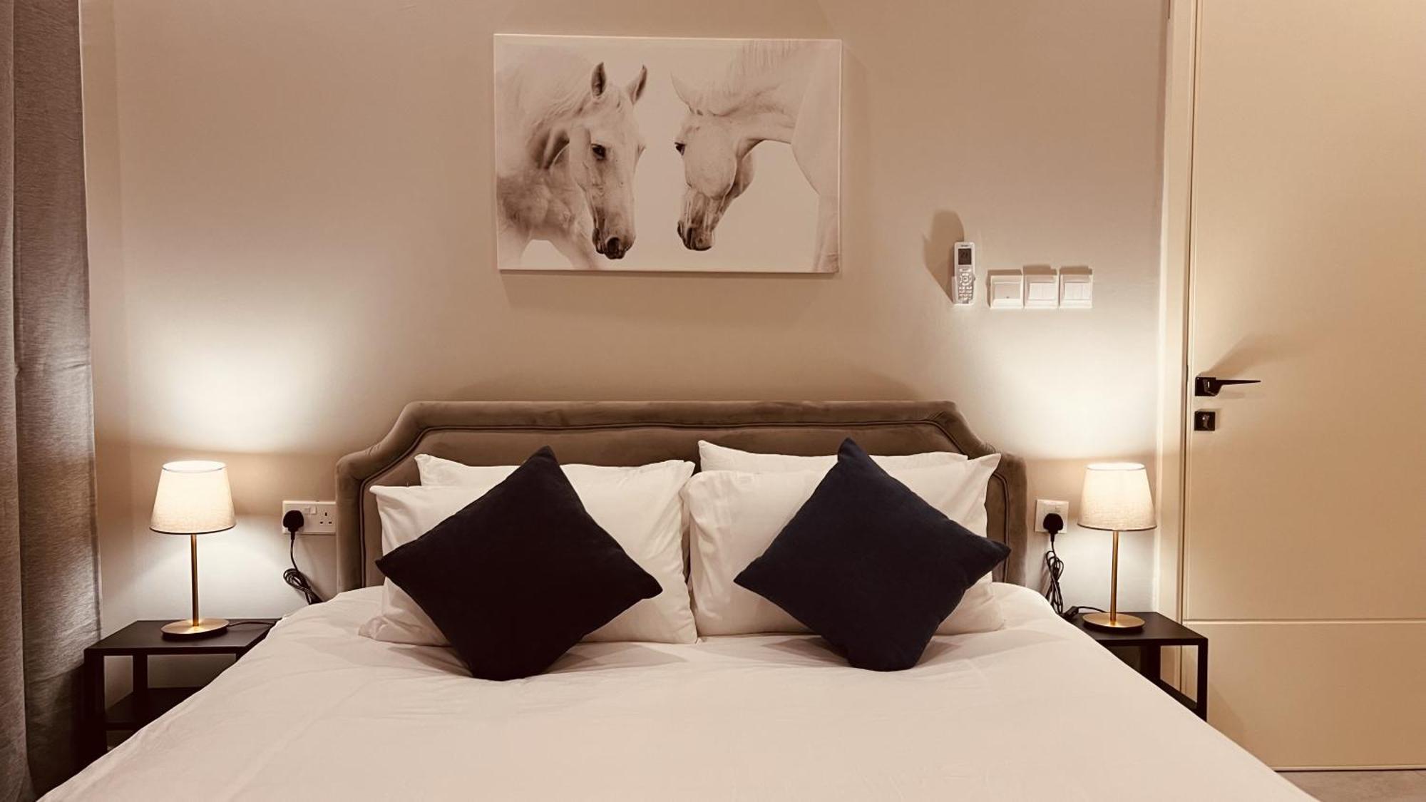 Apartment One Guest Place 2bhk Near The