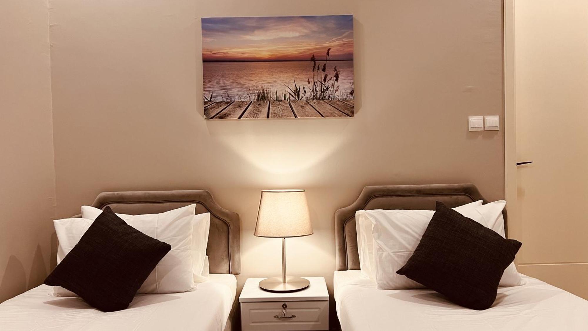 Apartment One Guest Place 2bhk Near The *
